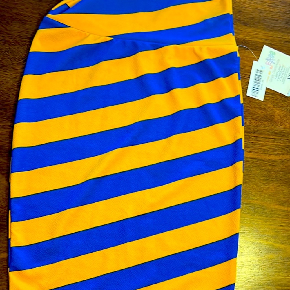 Blue and gold pencil skirt 💙💛